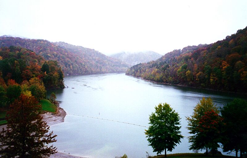 ملف:Nolin River Lake Kentucky.jpg