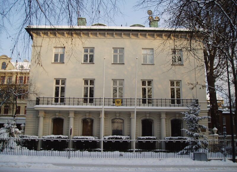 ملف:Polands embassy in Stockholm.jpg