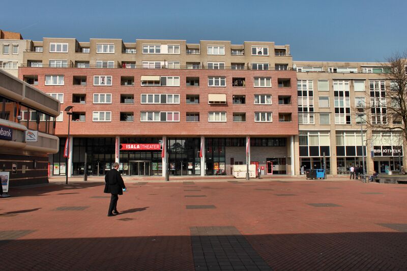 ملف:Stadsplein Capelle.JPG