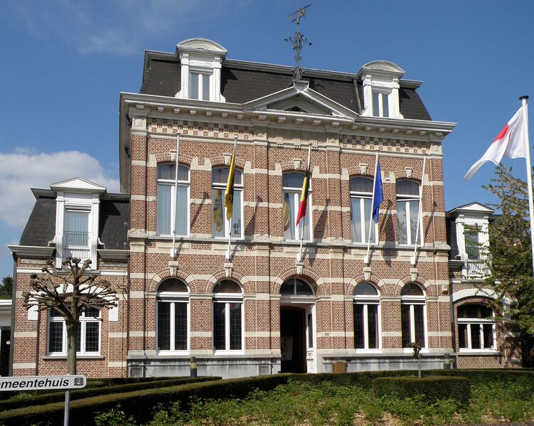 ملف:Borsbeek Gemeentehuis.JPG