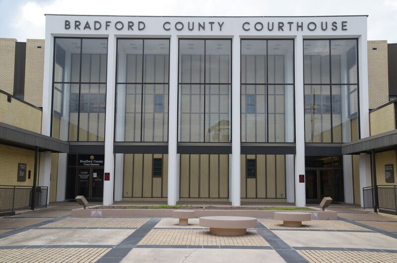 ملف:Bradford County Courthouse.JPG