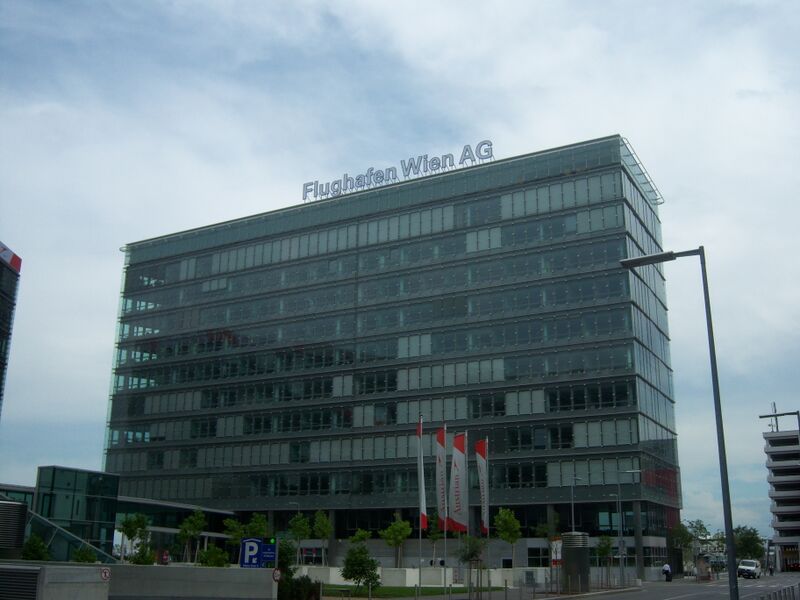 ملف:Flughafen Wien AG.JPG