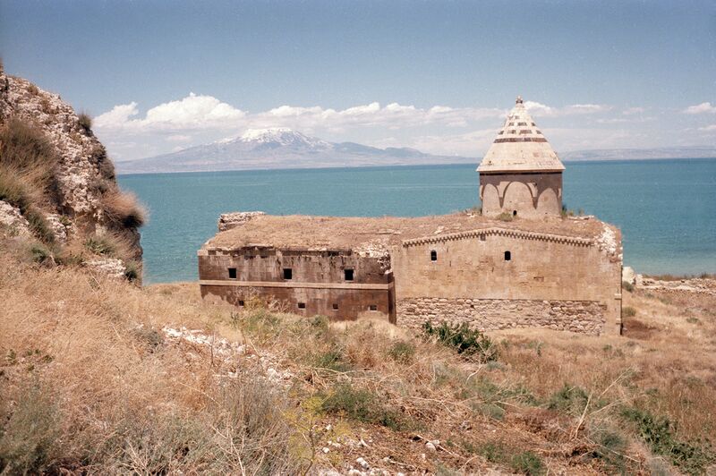 ملف:Ktuts monastery 1986.jpg