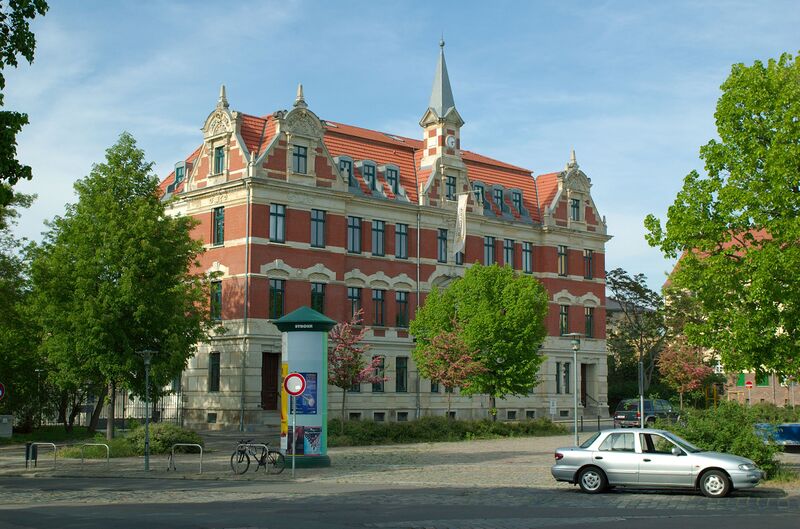 ملف:Rathaus Eutritzsch 01.jpg