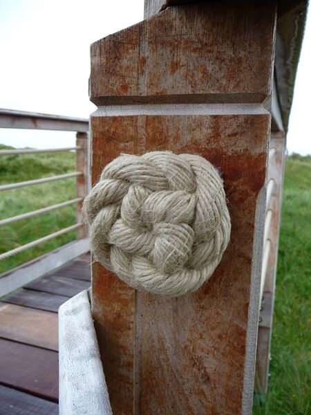 ملف:Verknotetes Tauende.JPG