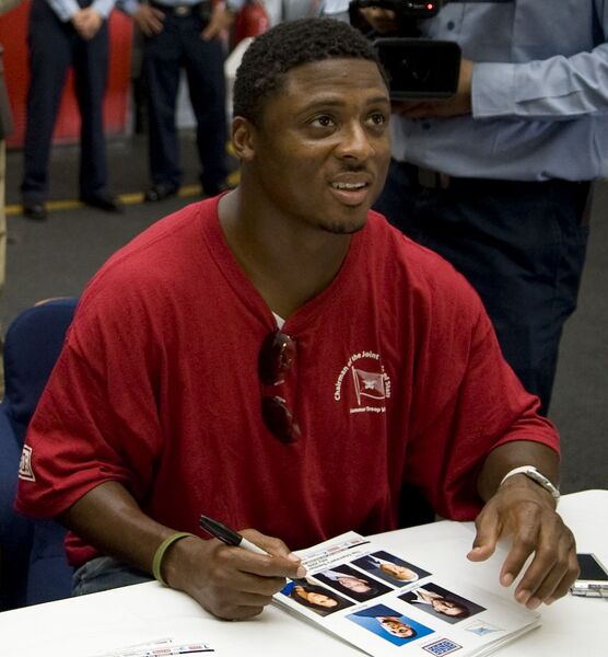ملف:Warrick Dunn cropped.jpg
