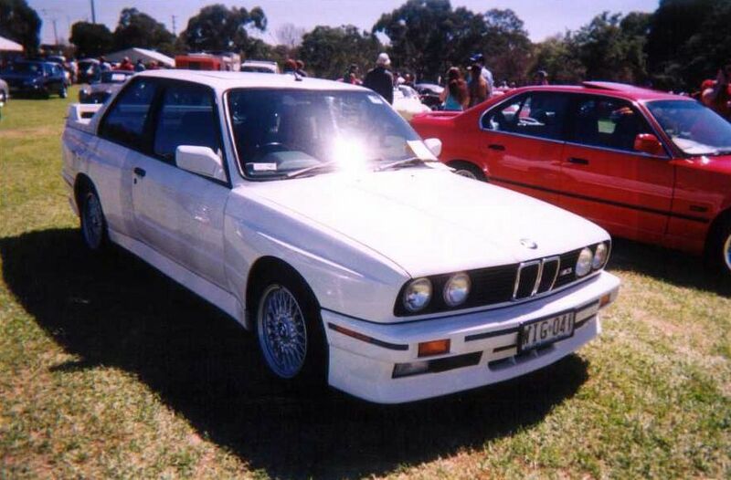 ملف:BMW E30 M3.jpg