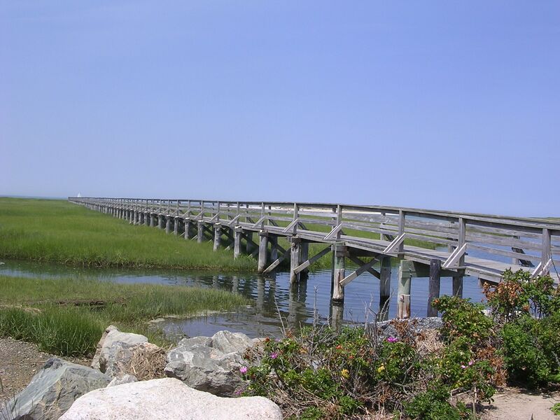 ملف:Bass-Hole-boardwalk Yarmouth-MA-US.JPG