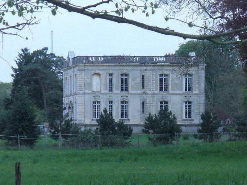 ملف:Pavillon Bouret.JPG