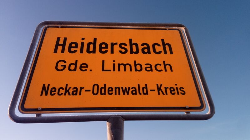 ملف:Place name sign Heidersbach.jpg