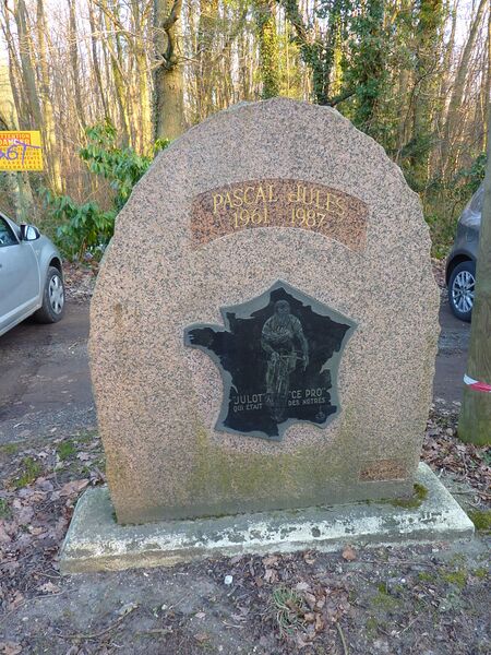 ملف:Stèle Pascal Jules.jpg