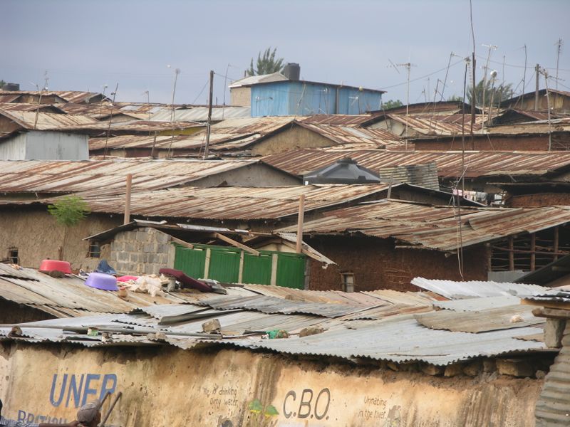 ملف:Urbanizzazione spontanea a Nairobi (Kenya 2005).jpg