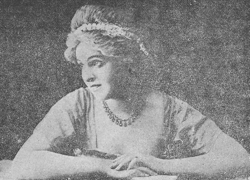ملف:Cybèle Adrianou (1909).jpg