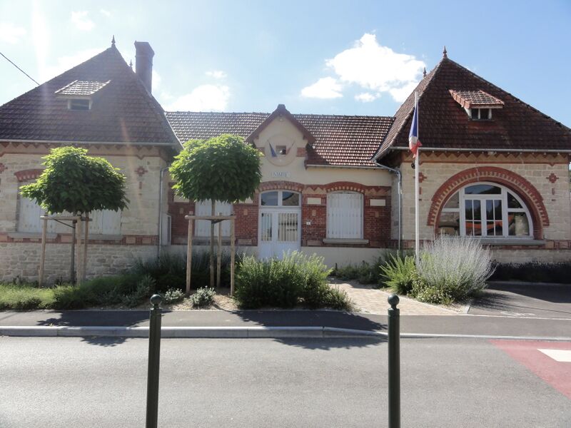 ملف:Goudelancourt-lès-Berrieux (Aisne) mairie.JPG