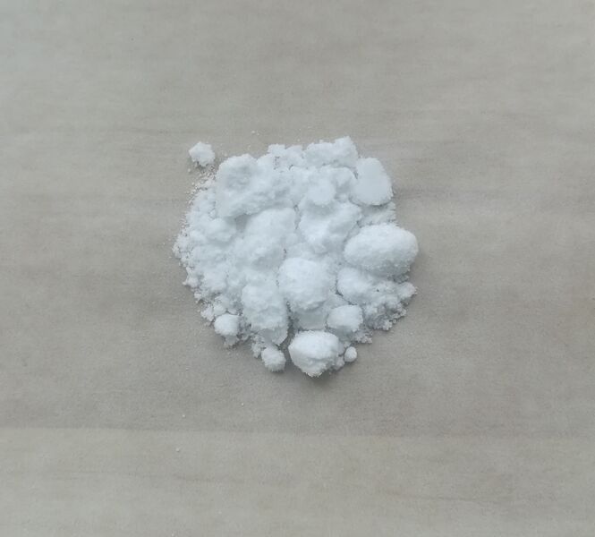 ملف:Oxalic acid, anhydrous.jpg