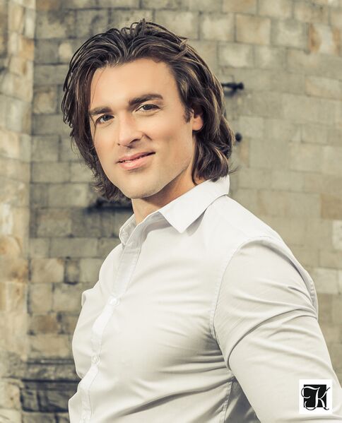 ملف:Weinhappel Kokhanova Wikipedia.jpg