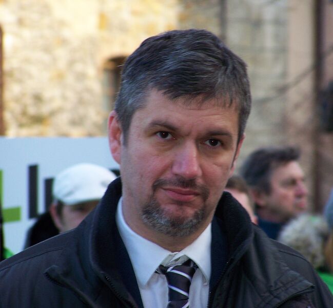 ملف:Ákos Hadházy (2017).jpg