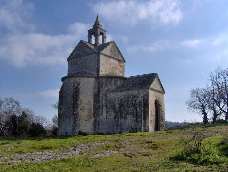 ملف:Chapelle de Ste-Croix, Arles.JPG