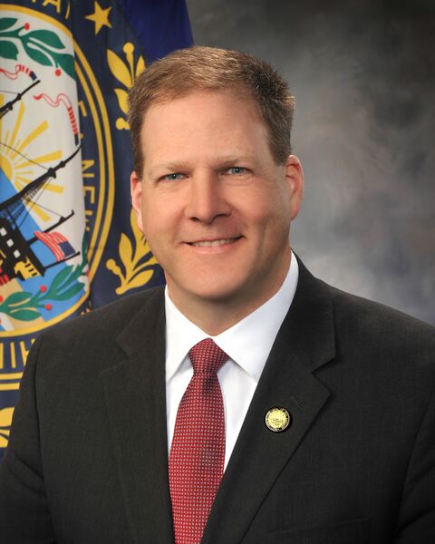 ملف:GOV SUNUNU OFFICIAL PHOTO.jpg