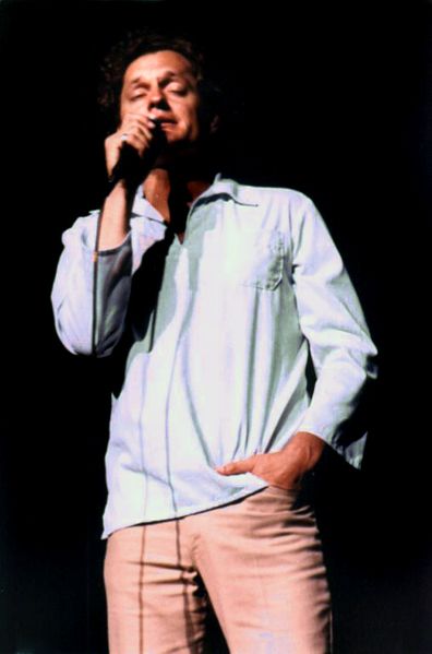 ملف:Harry Chapin singing.jpg