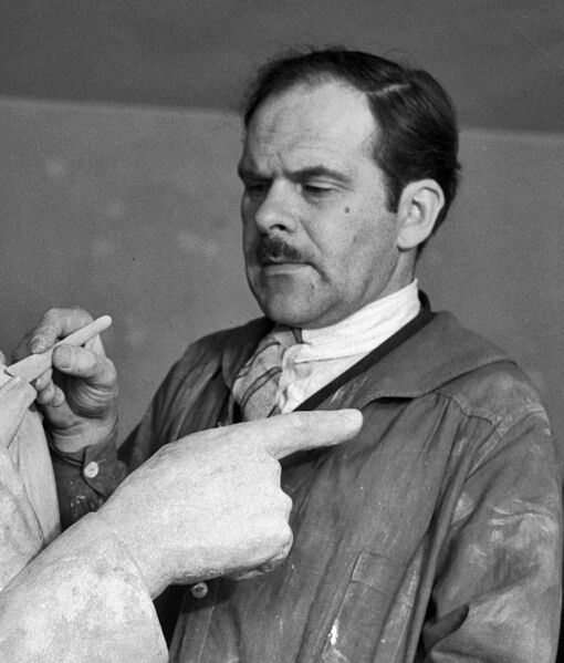 ملف:Alexander Archipenko.jpg