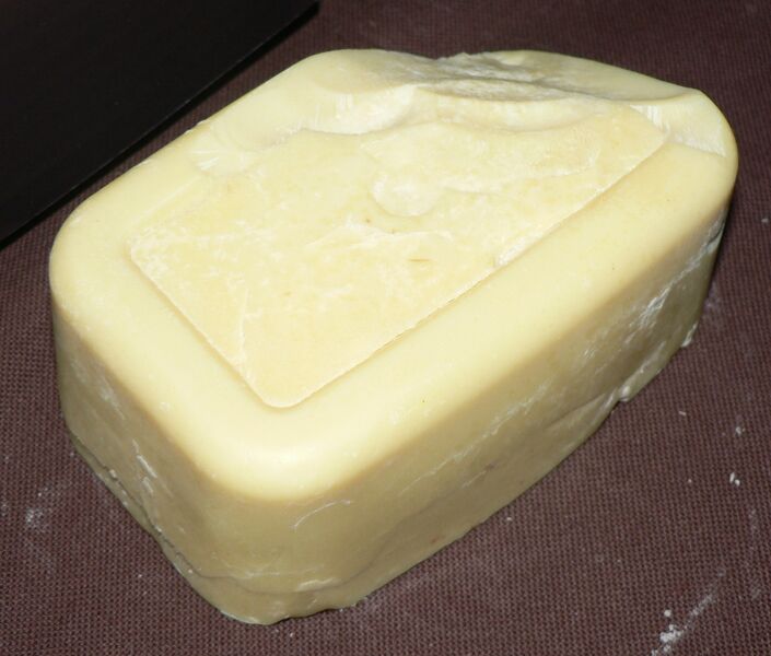 ملف:Cocoa butter p1410148.JPG