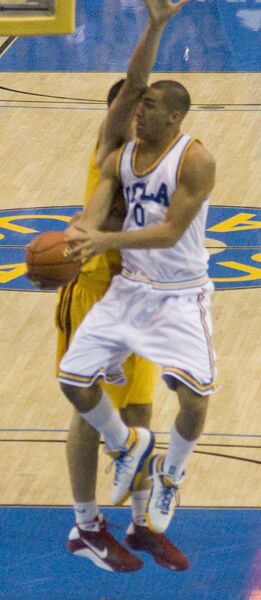 ملف:Drew Gordon.jpg