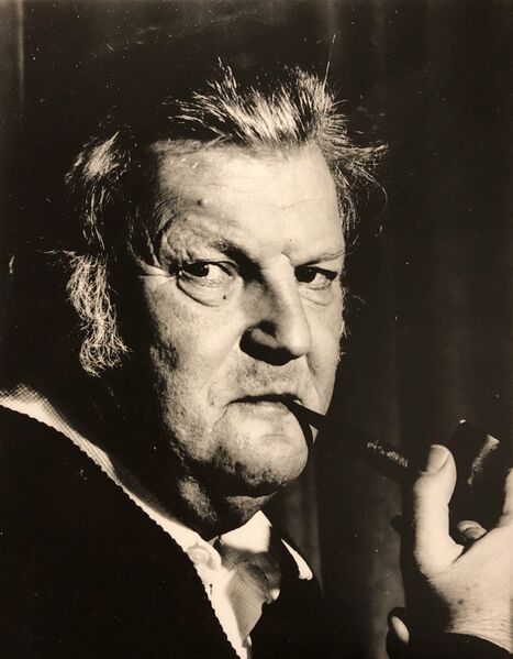 ملف:Ernst Albrecht mit Pfeife.jpg