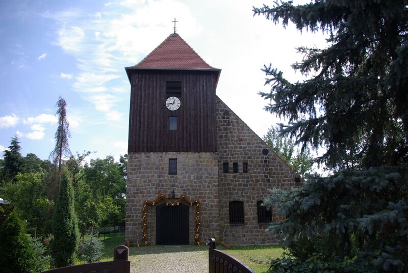 ملف:Teichland Neuendorf Kirche.jpg