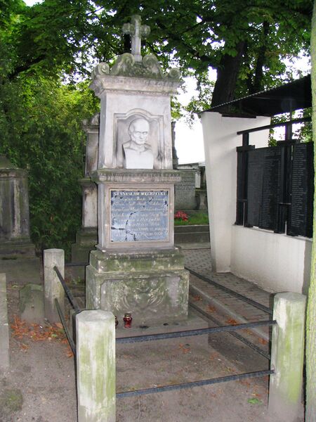 ملف:Nagrobek Stanislaw Wegrzecki.JPG