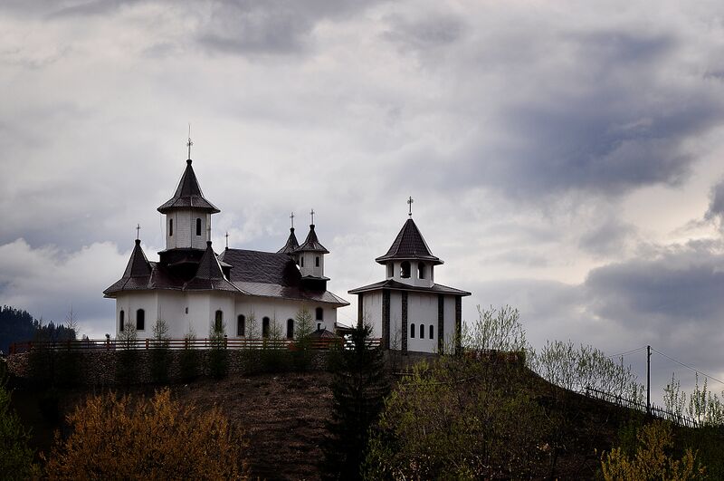 ملف:Biserica deal.jpg