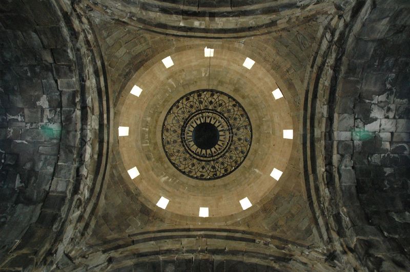 ملف:Tatev dome.jpg
