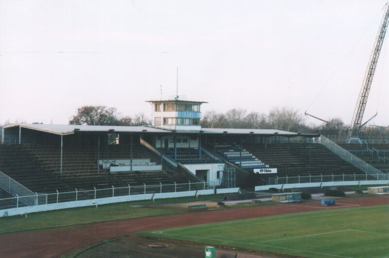 ملف:Ernst-Grube-Stadion Magdeburg.JPG