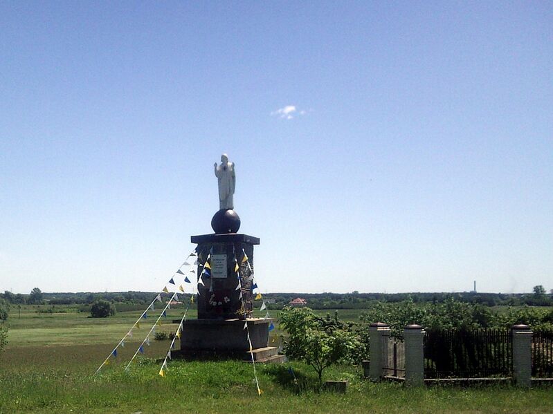 ملف:Kapliczka w Lisowie.JPG