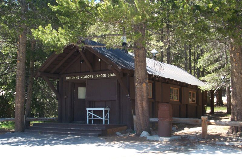 ملف:Tuolumne Meadows Ranger Station.jpg