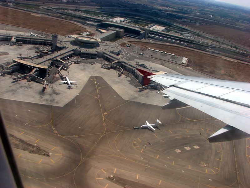 ملف:Ben gurion international airport terminal 3.jpg