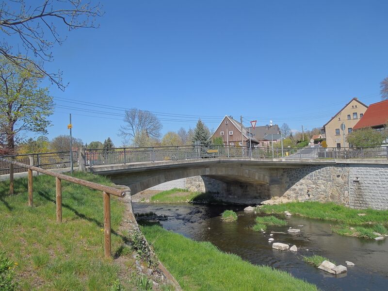 ملف:Hainewalde Kretschamberg Brücke.jpg
