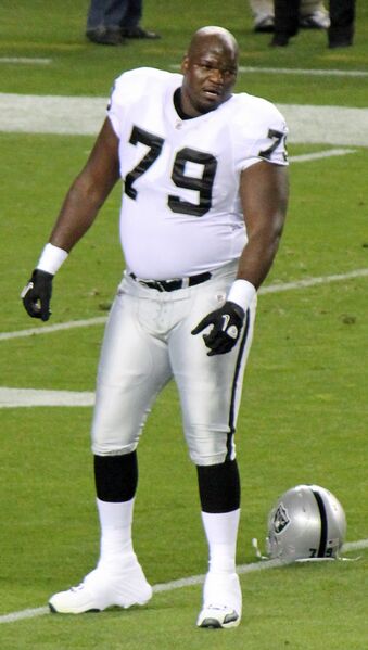 ملف:John Henderson (defensive tackle).JPG
