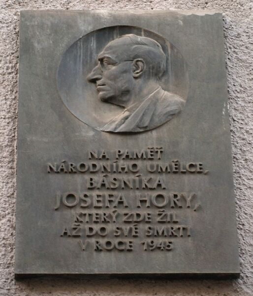 ملف:Josef Hora-deska Jindřišská.jpg