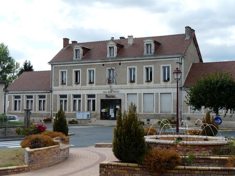 ملف:Saint-Léon-sur-l'Isle mairie.JPG
