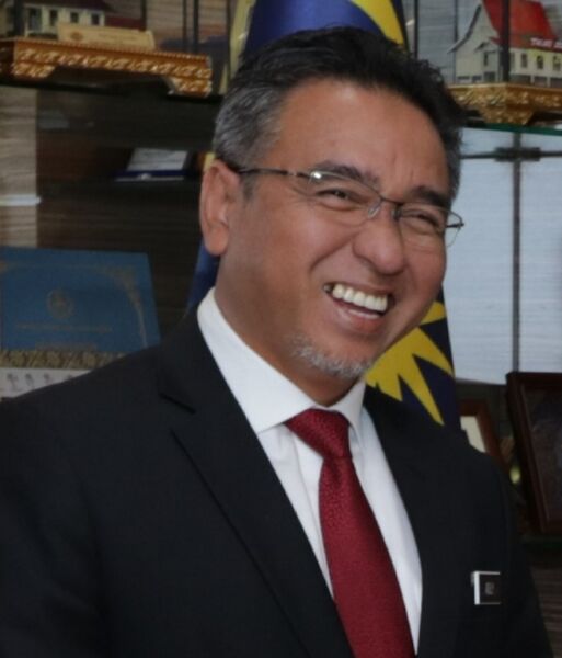 ملف:Adly Zahari.jpg