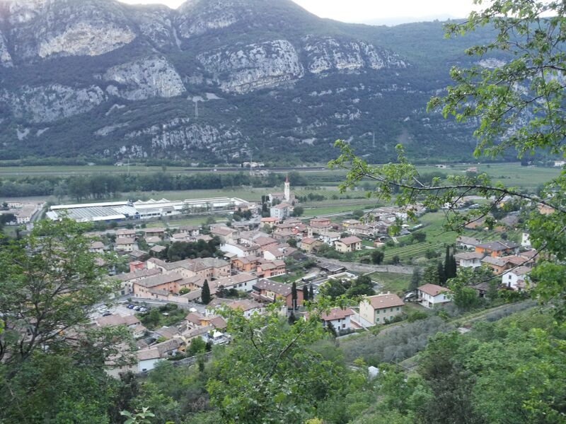 ملف:Dolcè panorama.jpg