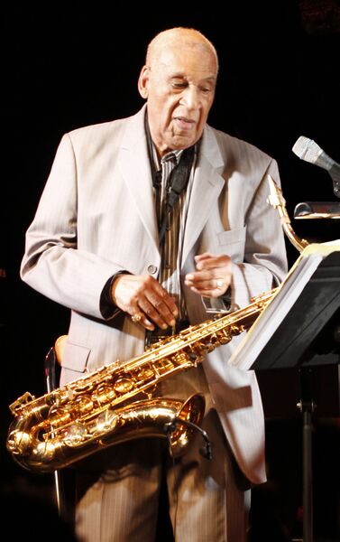 ملف:Hal Singer.FF.jpg