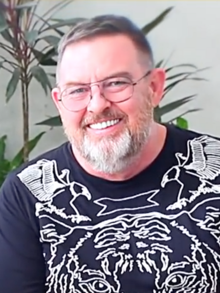 ملف:Jim Watkins 1 (cropped).png