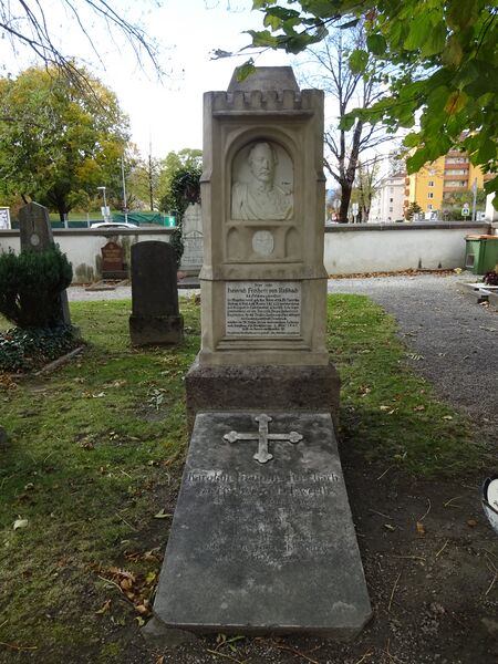 ملف:Militaerfriedhof Pradl Grab Rossbach.jpg