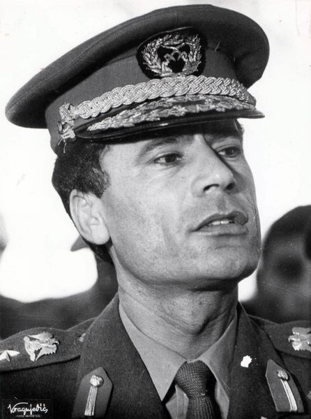 ملف:Moamer el Gadafi (cropped).jpg