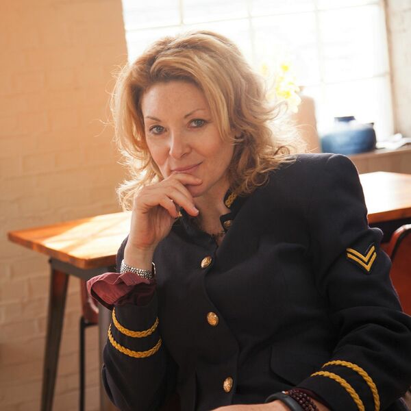 ملف:Ondi Captain'sJacket Hires.jpg