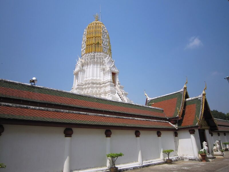 ملف:วัดพระศรีมหาธาตุ2 - panoramio.jpg
