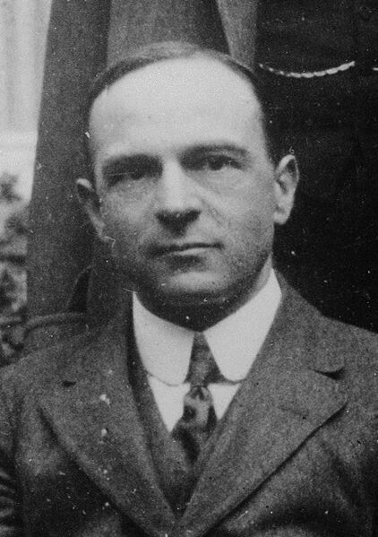 ملف:Ernest Jones 1.jpg