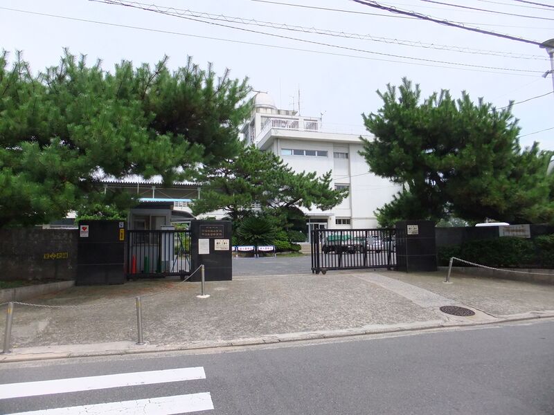 ملف:Fuzoku-sinonome office Hiroshima University.JPG